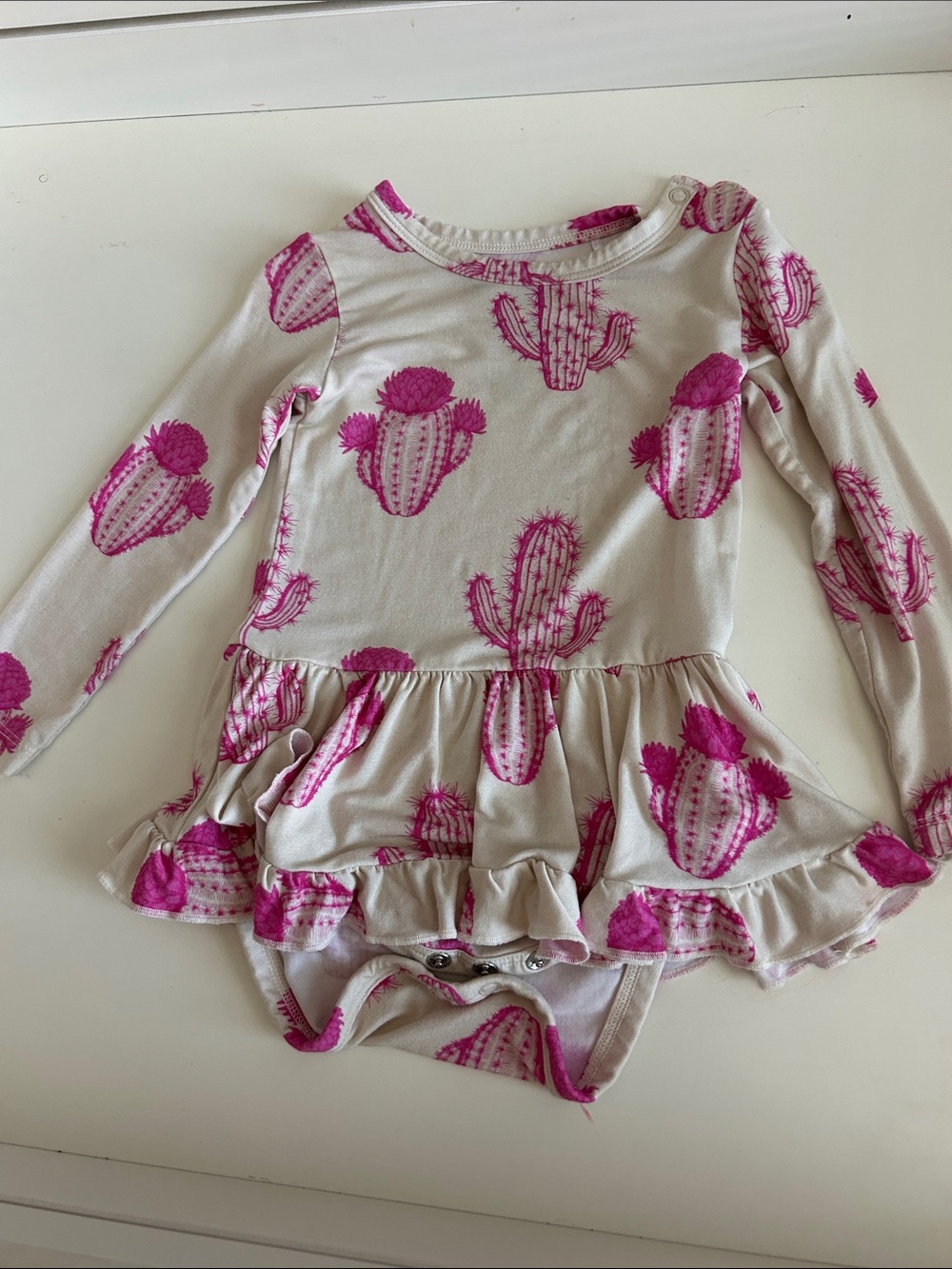 Elle & Milly Boutique bay firls body suit with pink cactus floral size 6-12month